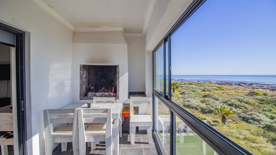 5 Bedroom Property for Sale in Sandy Point Beach Estate Western Cape
